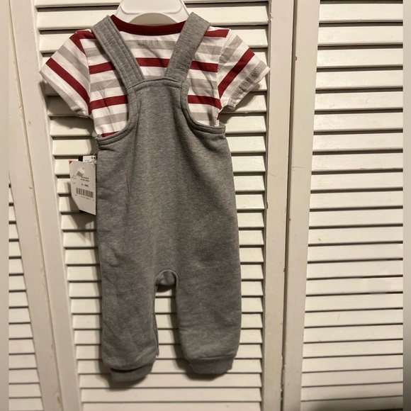 DKNY Infant Overall and Onesie 0-3 months - Picture 4 of 6